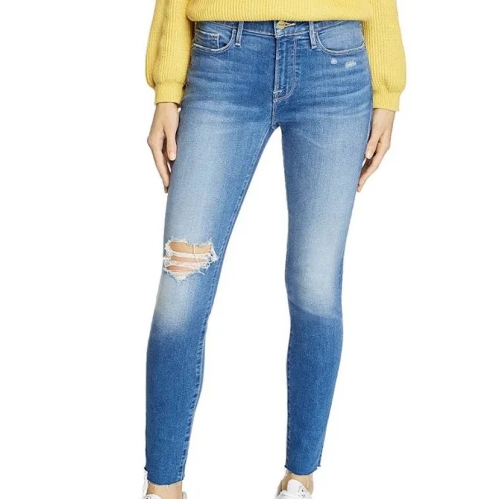 New never worn FRAME denim distressed Le Skinny de Jeanne Madera Sax. 28